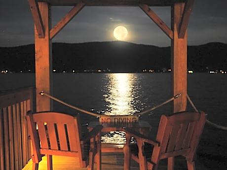 The Lake Motel