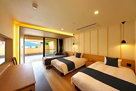 Superior Twin Room with Semi Open-Air Bath and Lake Chuzenji View