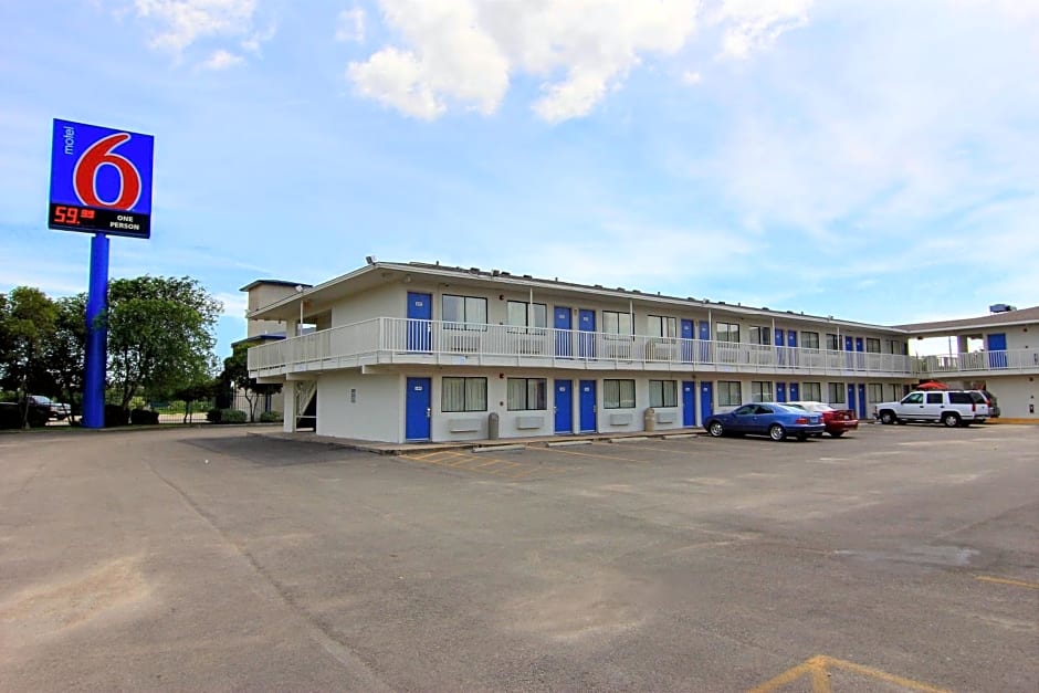 Motel 6-Corpus Christi, TX - Northwest
