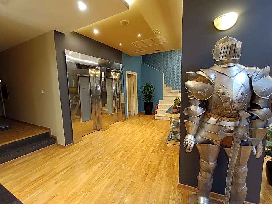 Queens Leriotis Hotel