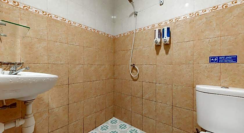 RedDoorz Syariah near Taman Bekapai 2