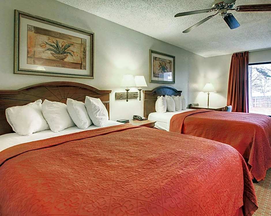Quality Inn & Suites Clinton - Jackson West
