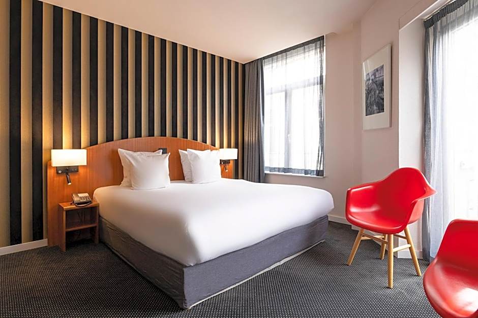 Aris Grand Place Hotel