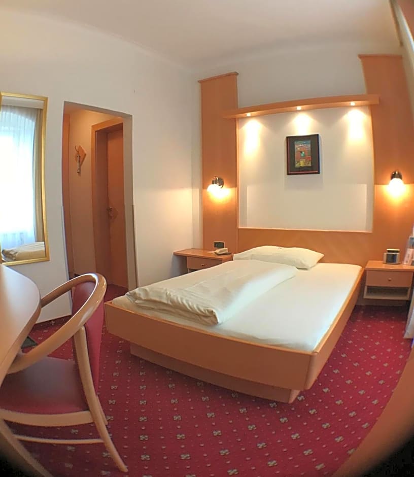 Hotel Goldener Brunnen