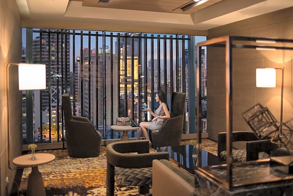 Solitaire Bangkok Sukhumvit 11