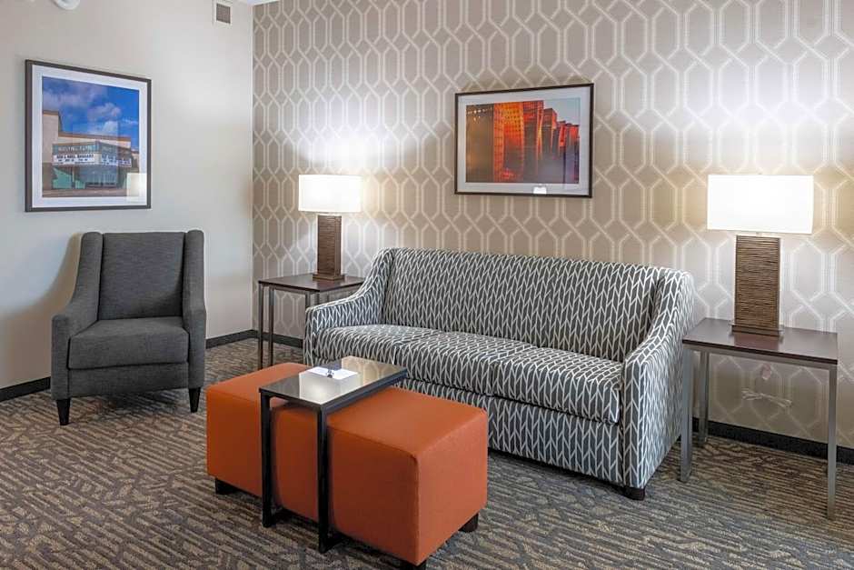 Drury Plaza Hotel Dallas Arlington