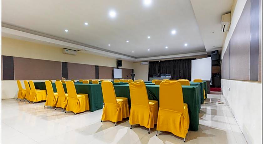 RedDoorz Plus @ Hertasning Area Makassar