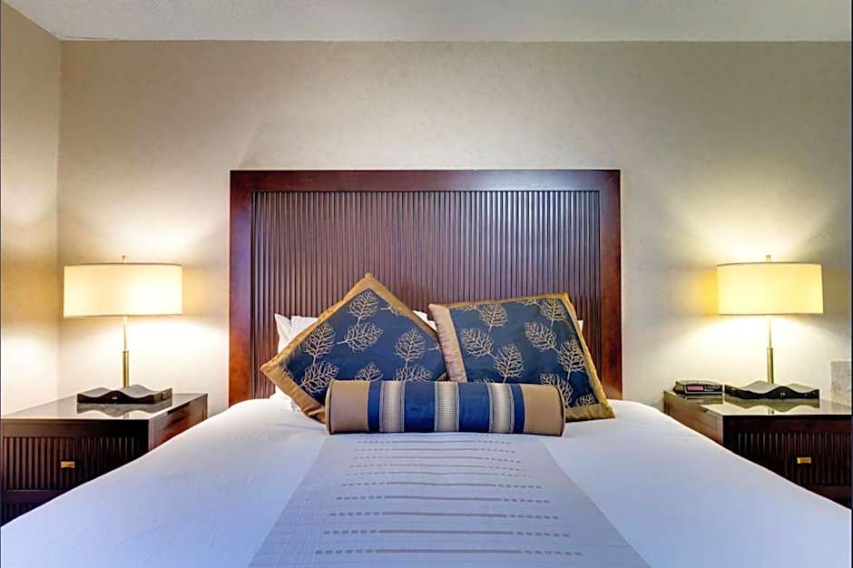 Fireside Inn And Suites