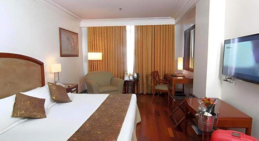 Hotel Supreme Convention Plaza