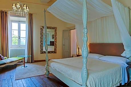 Junior Suite with Garden View