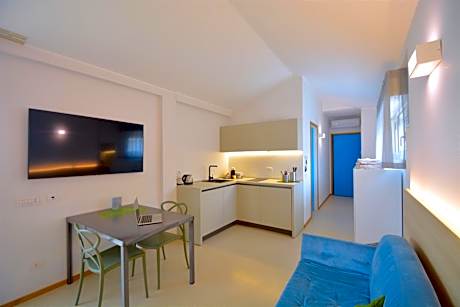 Studio with Spa Bath