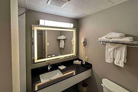 Queen Room with Two Queen Beds - Ground Floor/Non-Smoking