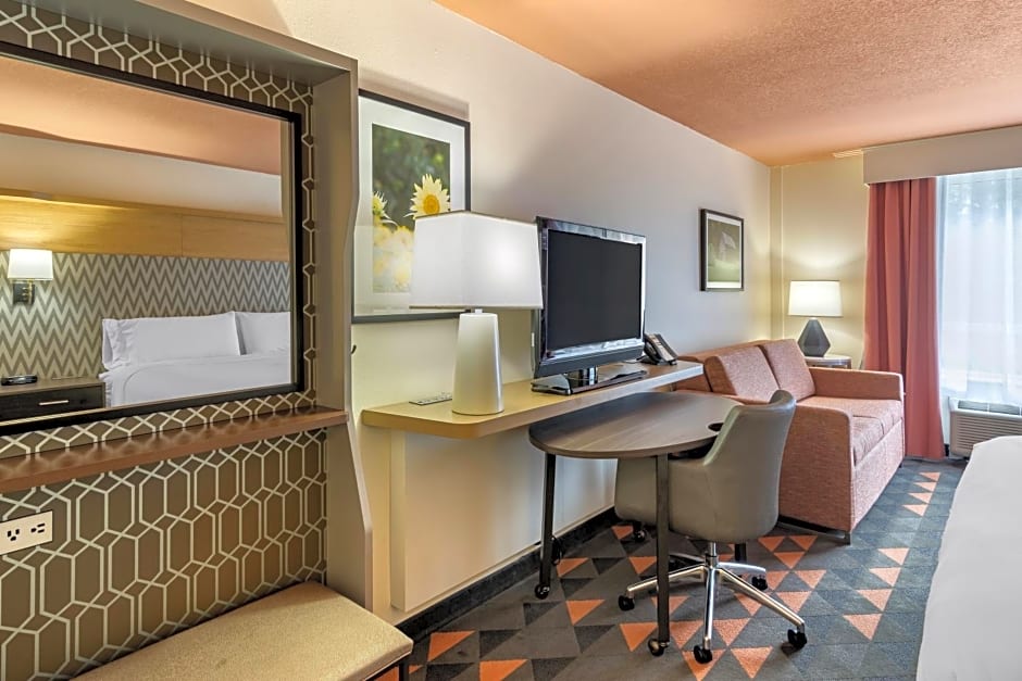 Holiday Inn Atlanta-Gas South Arena Area, an IHG Hotel By IHG