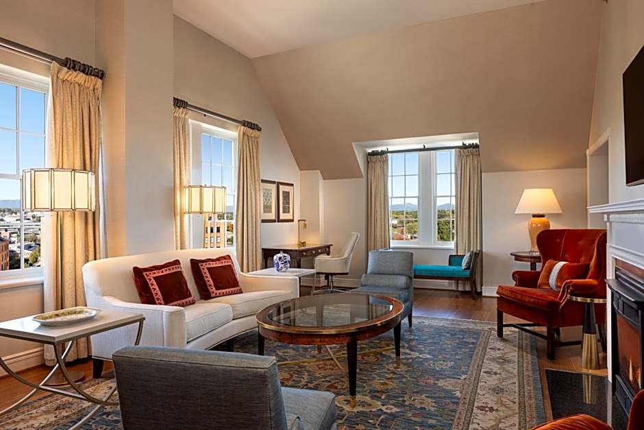 Hotel Roanoke - Conference Center Curio Collection by Hilton