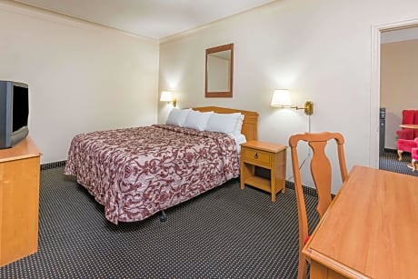 Standard Queen Smoking