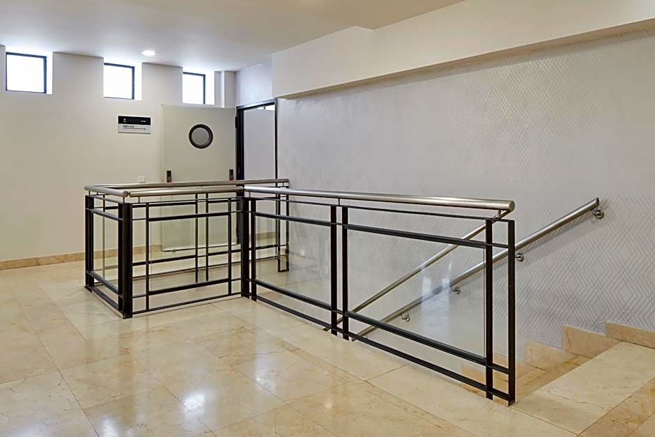 Hotel Logroño Avda de Madrid 25