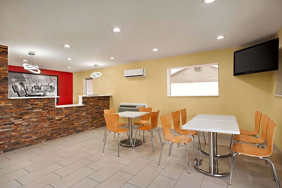 Super 8 by Wyndham Corsicana