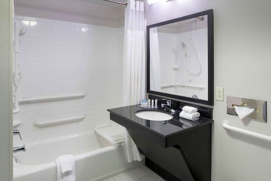 Fairfield Inn & Suites by Marriott Kansas City Overland Park