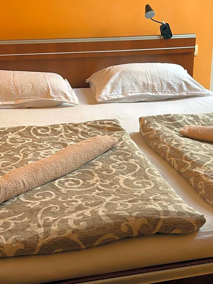 Elegance on a Budget - Rooms for Rent in Sofia Center