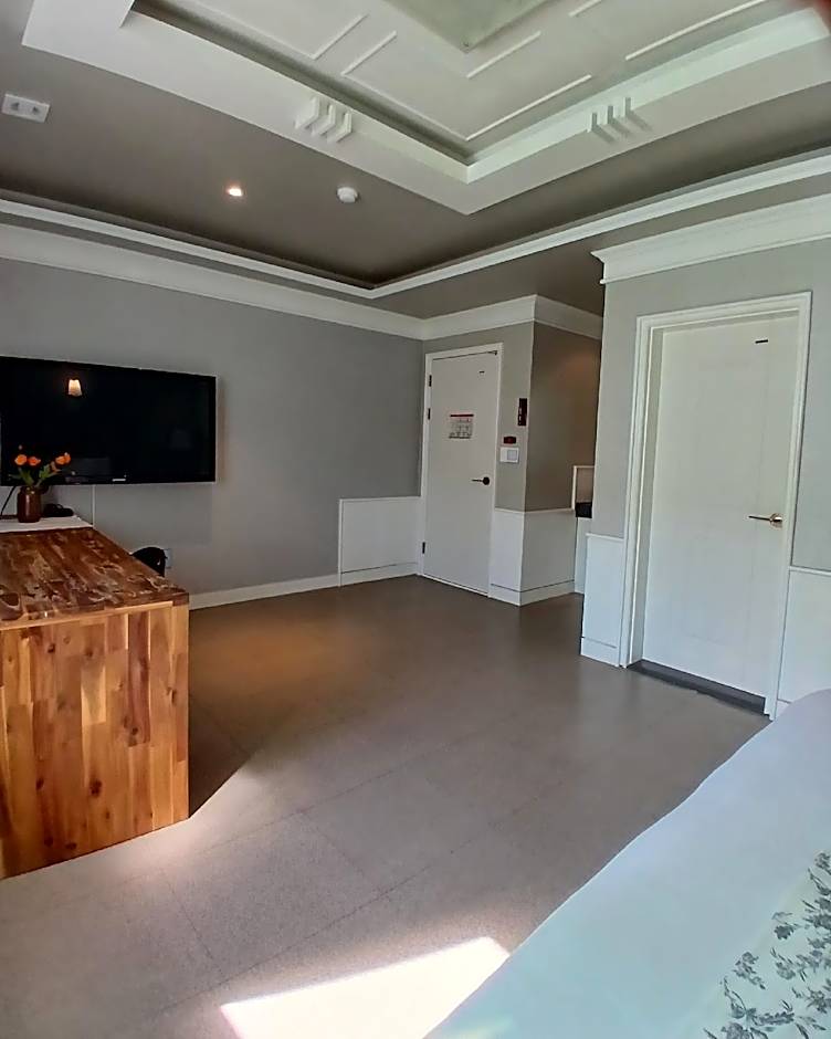 Hiddenhill Bulkuksa Hotel