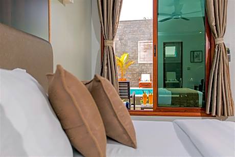 Deluxe Double Room with Pool View