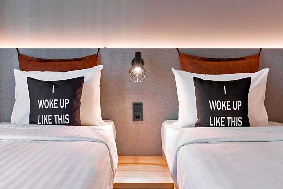 Moxy by Marriott Frankfurt City Center