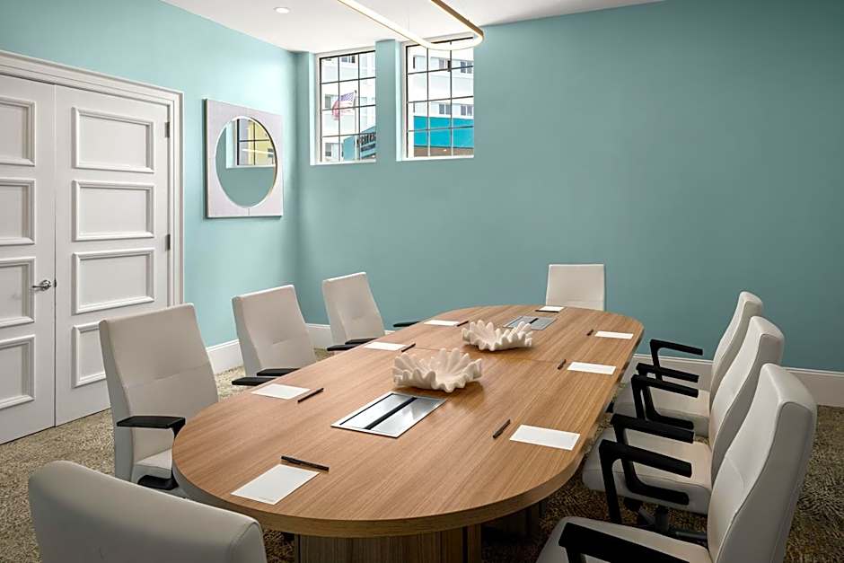 Courtyard by Marriott Nassau Downtown/Junkanoo Beach