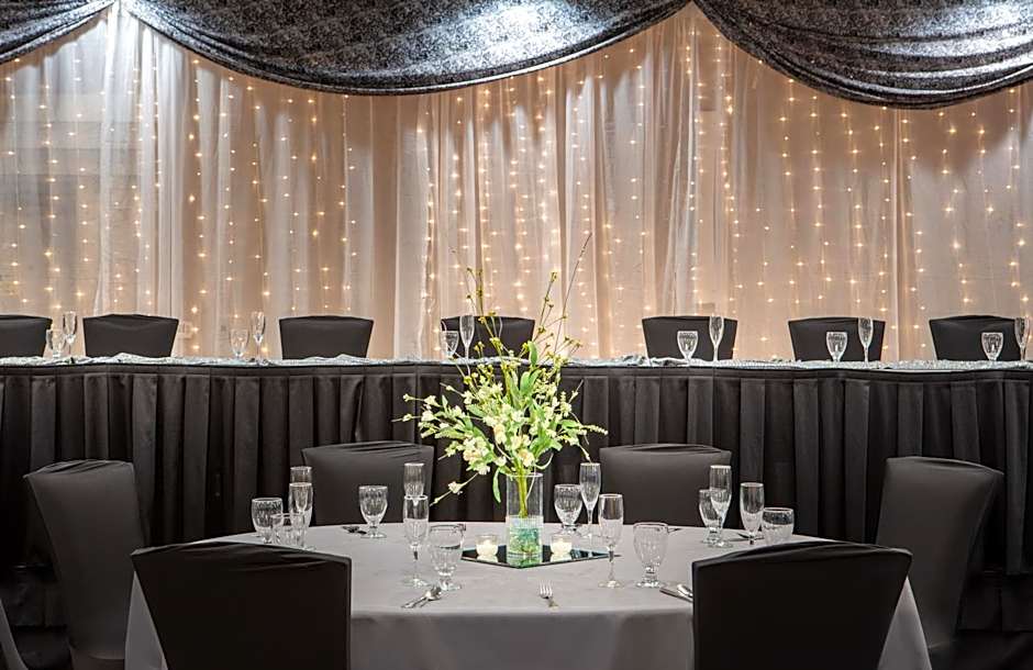 Holiday Inn Hotel & Suites Des Moines-Northwest By IHG