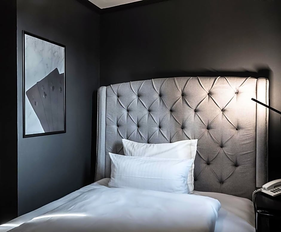 Hotel Belmont Classic