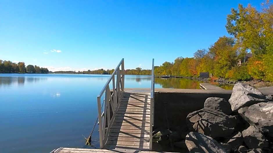 Nice River & Mountain View+4 Beds+Free parking
