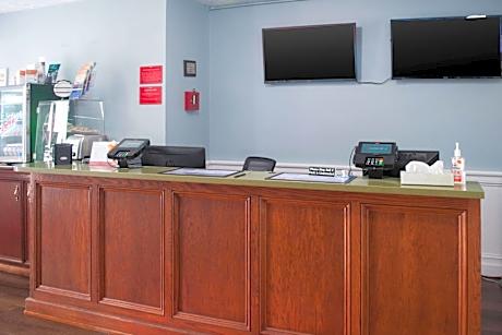 Econo Lodge Inn & Suites Sandusky South