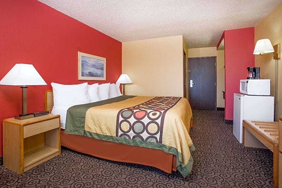 Super 8 by Wyndham Appleton