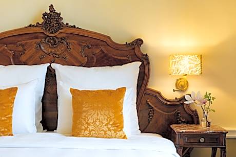 Moselle View Suite, 1 Bedroom Larger Suite, 1 King, River View, Castle, Balcony