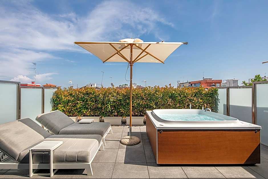 Monaco Suites Hotel