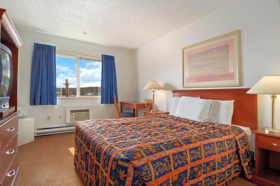 Travelodge by Wyndham Port of Tacoma WA