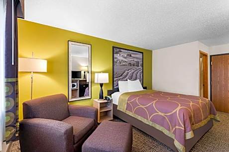 1 Queen Bed Non-Smoking