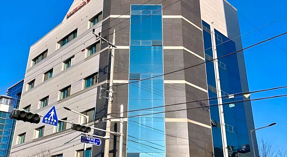 The 7 Business Hotel