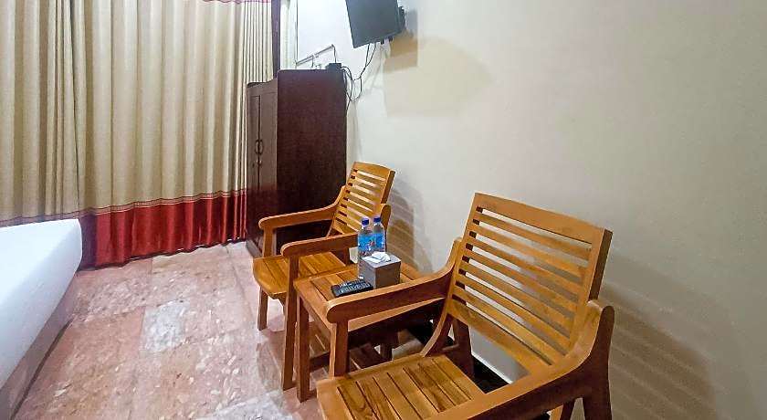 OYO 2848 Senaz Guesthouse