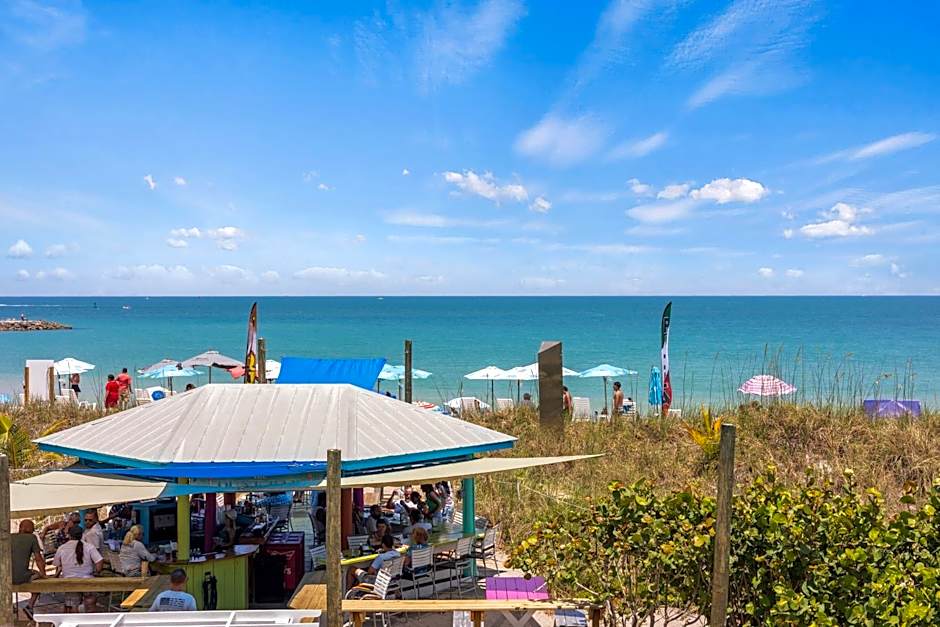 Oceanfront Inn, Private Balcony, 2 Full Beds #16