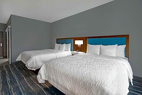 Queen Room with Bath Tub - Mobility Access/Non-Smoking