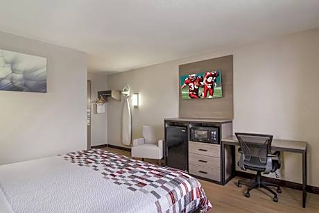 Red Roof Inn & Suites Brunswick I-95