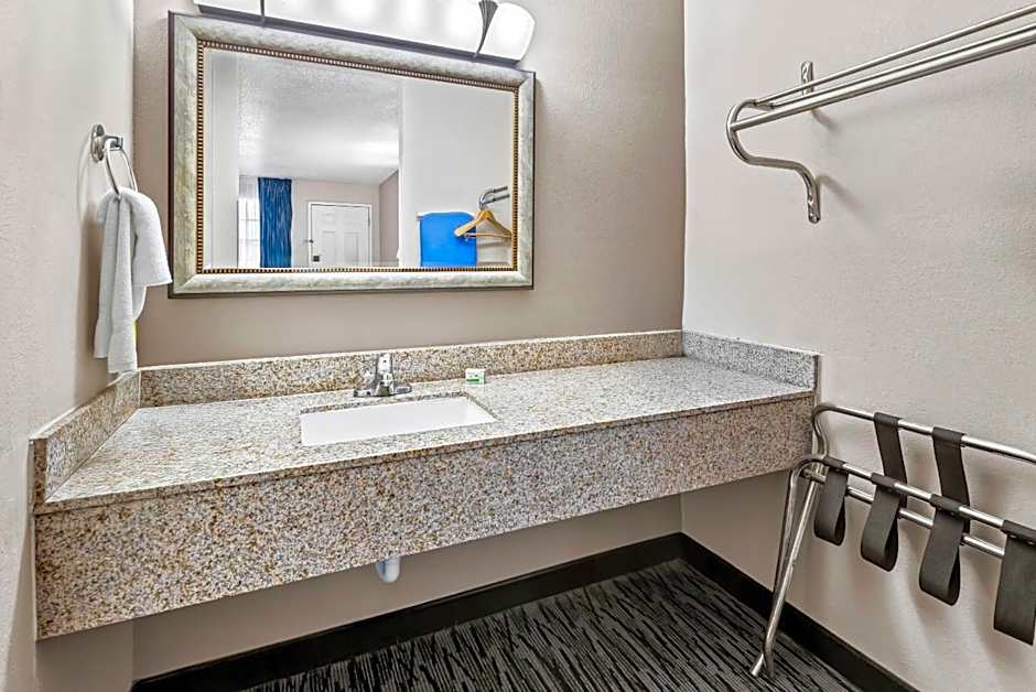 Baymont by Wyndham Port Arthur/Groves Area