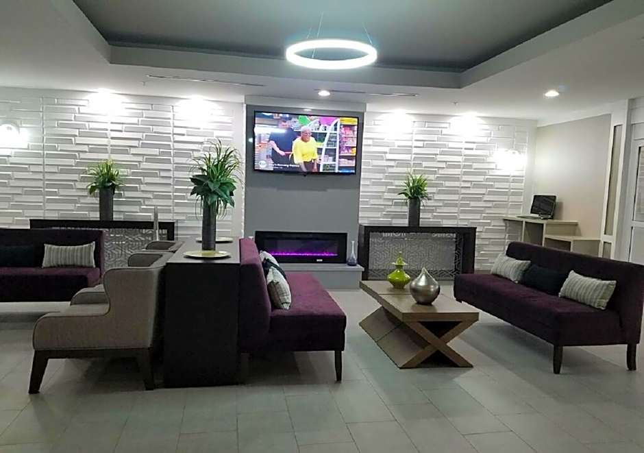 La Quinta Inn & Suites by Wyndham Houston - Magnolia