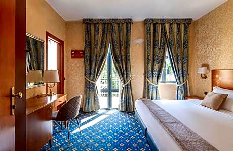 King Room with Balcony