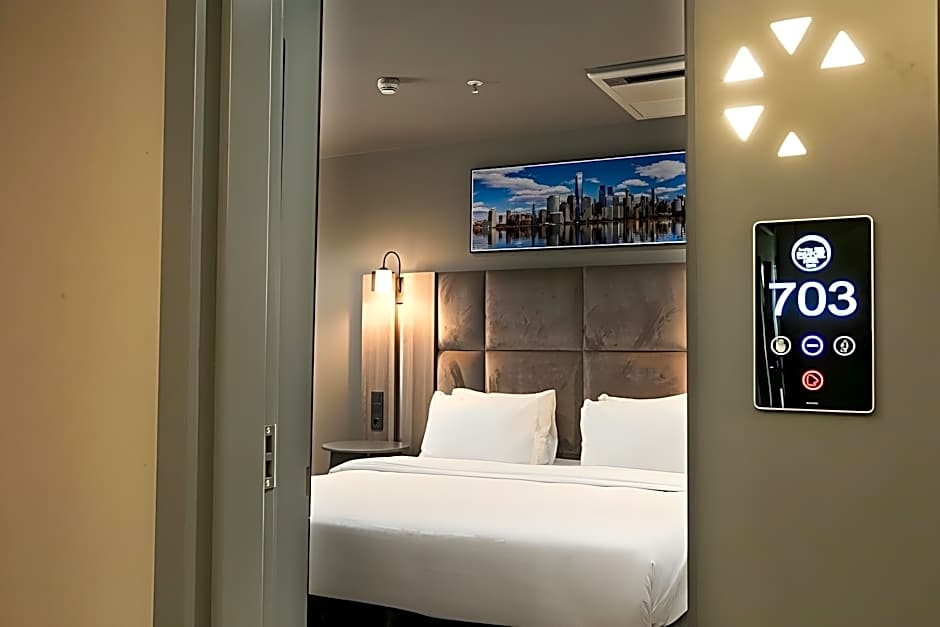 Pasaport Pier Hotel