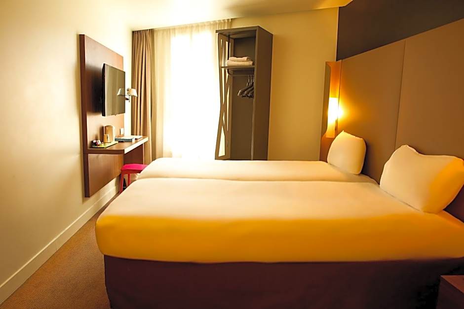 CAMPANILE PARIS - Clichy Centre