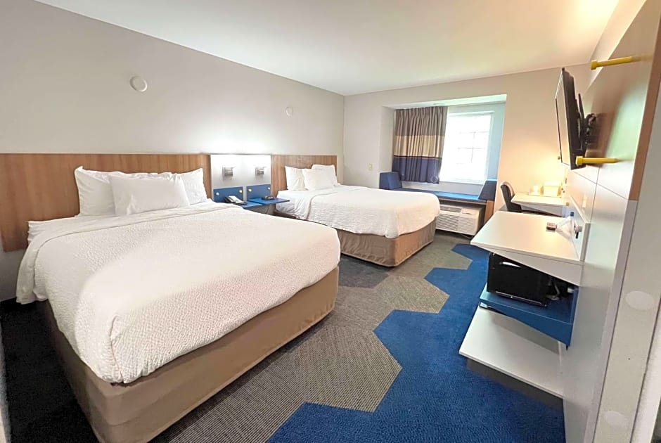 Microtel Inn & Suites by Wyndham Janesville