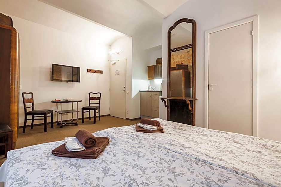 Janne Hotel with Self Check-in