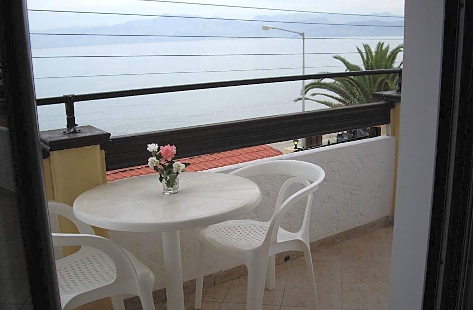 Ninos On The Beach Hotel