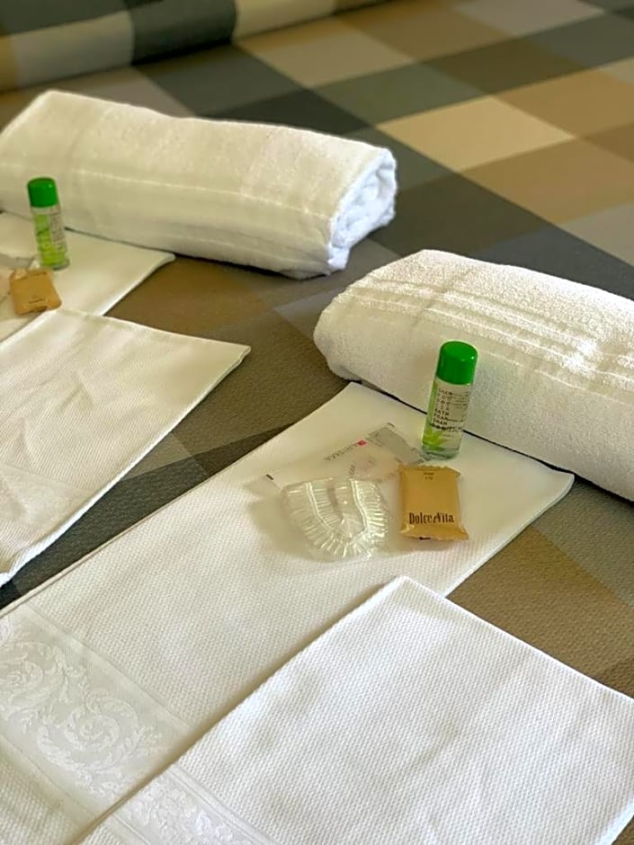 Terrae Eremis: Ristorante, Bar, B&B